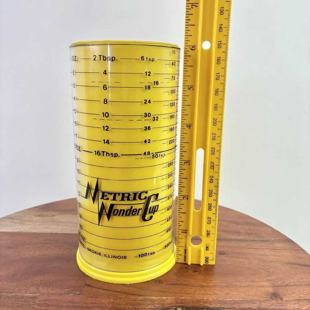 Vintage Metric Wonder Measuring Cup Adjustable Wet Dry 2 Cup Milmour USA Yellow